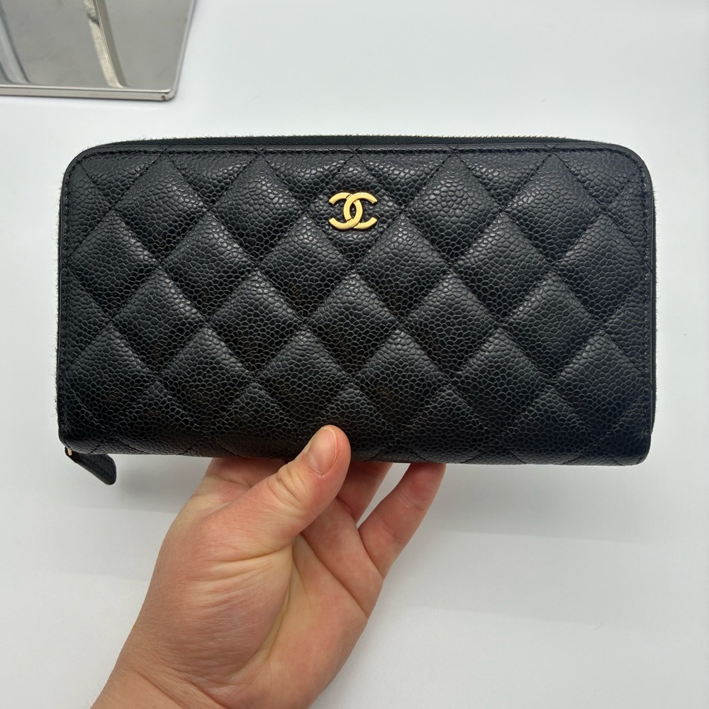 CHANEL CC GOLD HARDWARE BLACK QUILTED ZIP AROUND CAVIAR WALLET WITH BOX - Picture 3 of 17